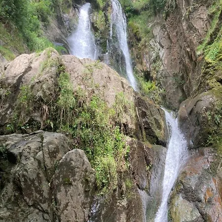 Louer A La Montagne アパート Saint-Béat